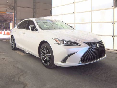 Used 2023 Lexus ES 350 w/ Premium Package FWD image 5
