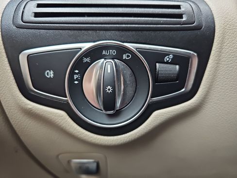 Used 2020 Mercedes-Benz GLC 300 image 27