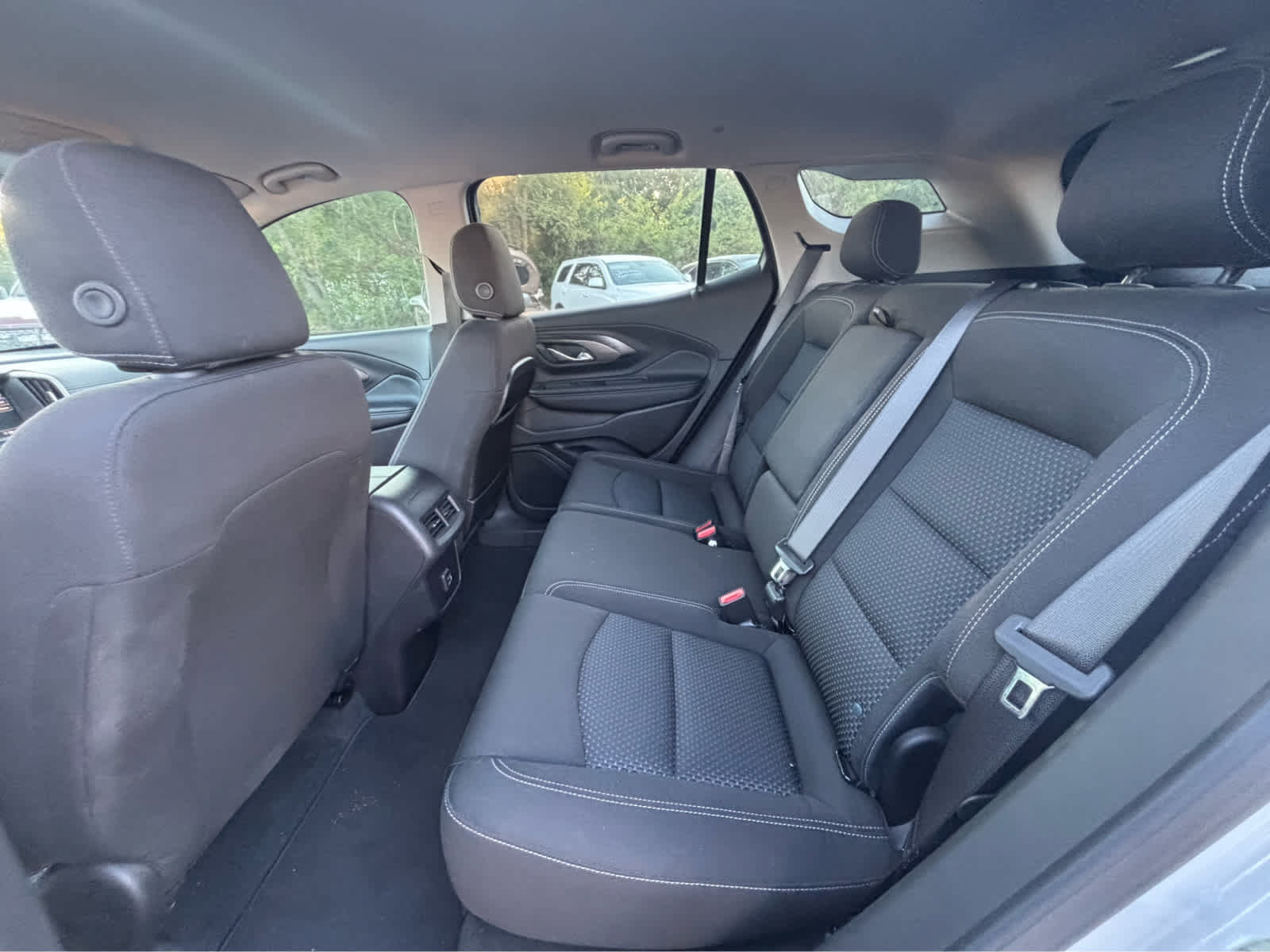 Used 2024 GMC Terrain SLE w/ Driver Convenience Package AWD/4WD image 4