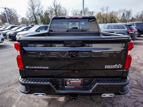 Used 2025 Chevrolet Silverado 1500 High Country w/ Z71 Off-Road Package AWD/4WD image 5