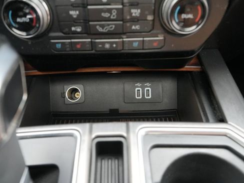 Used 2016 Ford F150 Limited image 35