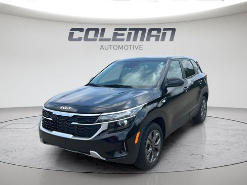 Used 2024 Kia Seltos LX AWD/4WD image 1