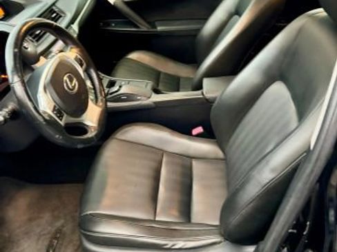 Used 2011 Lexus CT 200h Premium image 3