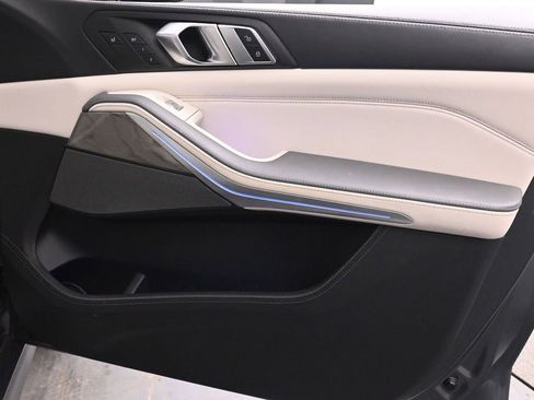 Used 2023 BMW X7 M60i w/ Executive Package image 25