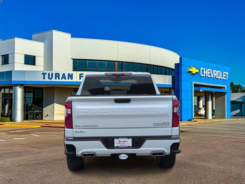 New 2026 Chevrolet Silverado 1500 High Country AWD/4WD image 4