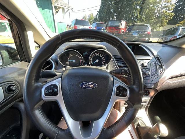 Used 2015 Ford Fiesta SE w/ Comfort Package FWD image 9