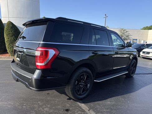 Used 2021 Ford Expedition XLT AWD/4WD image 4