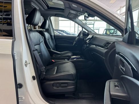 Used 2019 Honda Pilot Touring image 16
