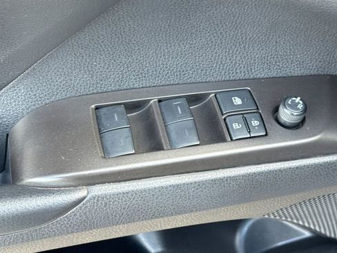 Used 2022 Toyota Camry SE FWD image 15