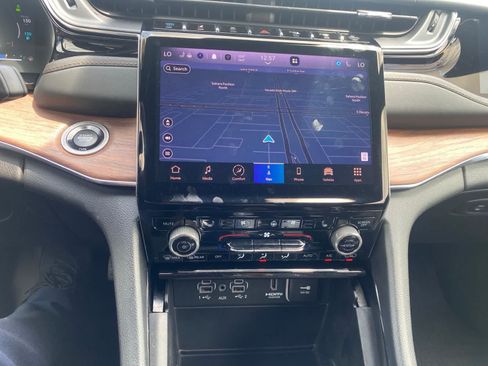 Used 2023 Jeep Grand Cherokee Summit w/ Advanced Protech Group IV AWD/4WD image 15