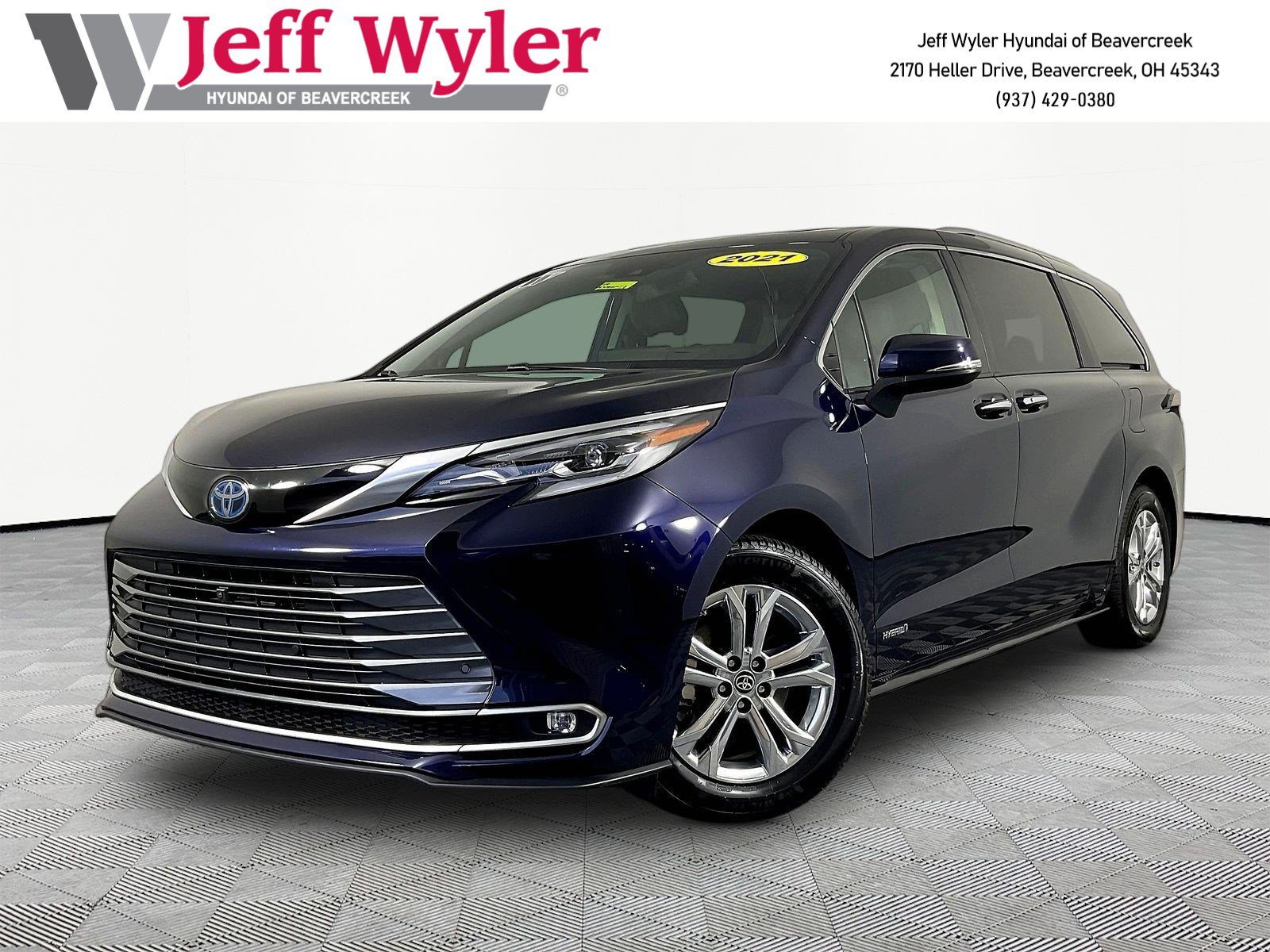 Used 2021 Toyota Sienna Platinum AWD/4WD image 1