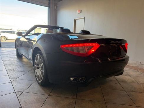Used 2010 Maserati GranTurismo Convertible image 16