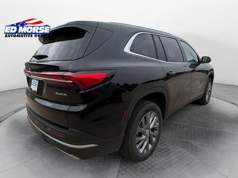 Used 2025 Buick Enclave Preferred AWD/4WD image 5