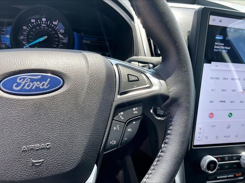 Used 2023 Ford Edge Titanium AWD/4WD image 25