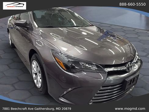 Used 2017 Toyota Camry LE FWD image 3