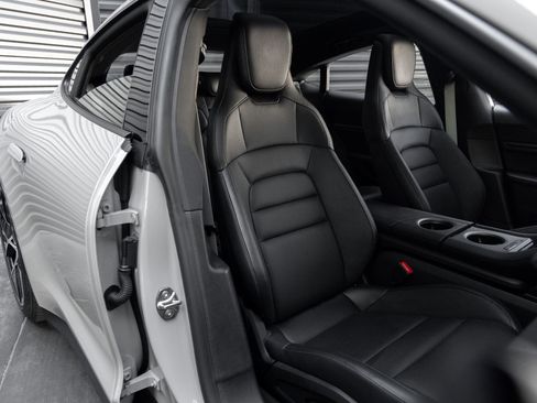 Certified 2025 Porsche Taycan AWD/4WD image 34