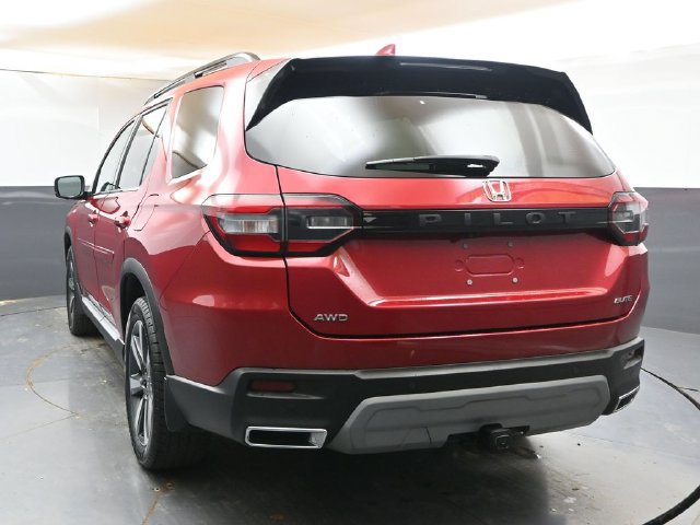 Used 2023 Honda Pilot Elite image 4