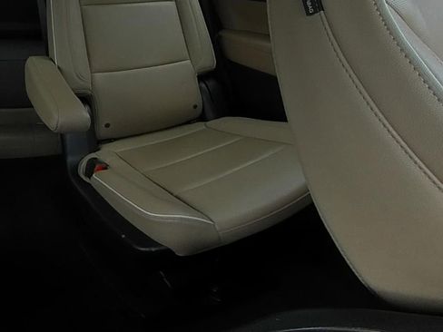 Used 2024 Chevrolet Tahoe Premier AWD/4WD image 6