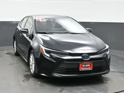 Used 2024 Toyota Corolla LE image 8