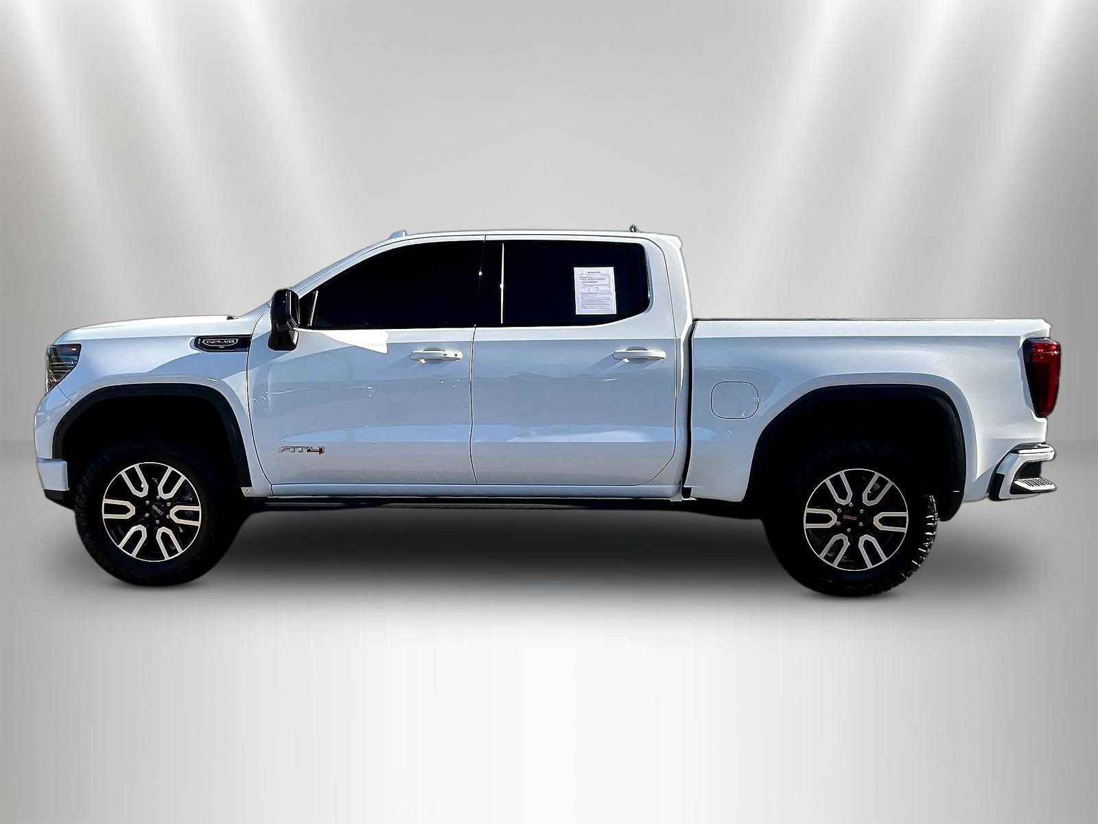 Used 2024 GMC Sierra 1500 AT4 w/ Technology Package AWD/4WD image 8