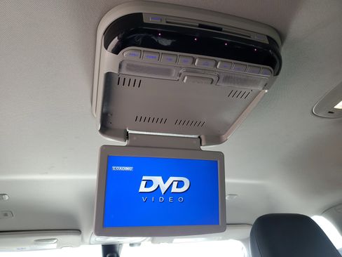 Used 2018 Chrysler Pacifica Touring-L w/ Premium Audio Group image 12