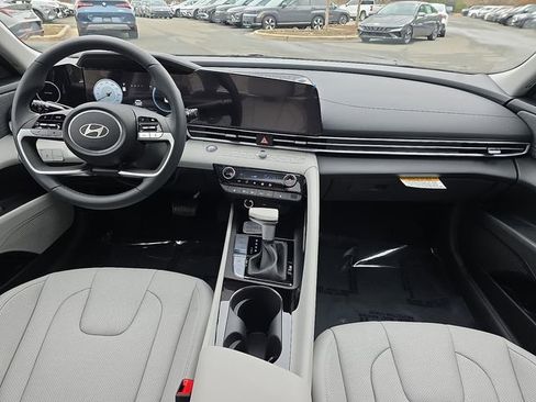 New 2026 Hyundai Elantra Limited FWD image 18