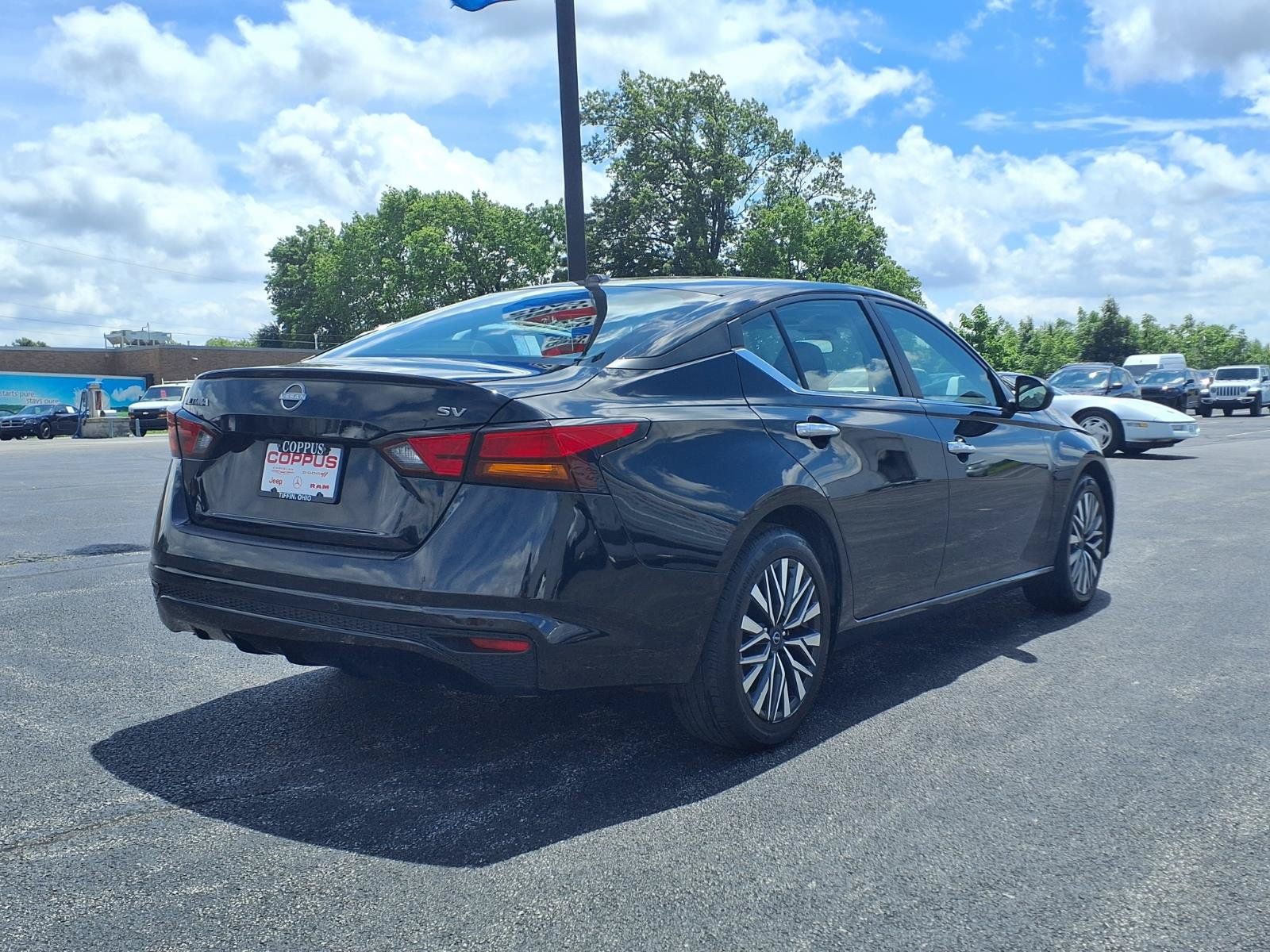 Used 2024 Nissan Altima 2.5 SV FWD image 6
