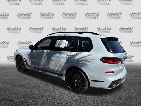 Used 2026 BMW X7 xDrive40i w/ M Sport Package AWD/4WD image 8