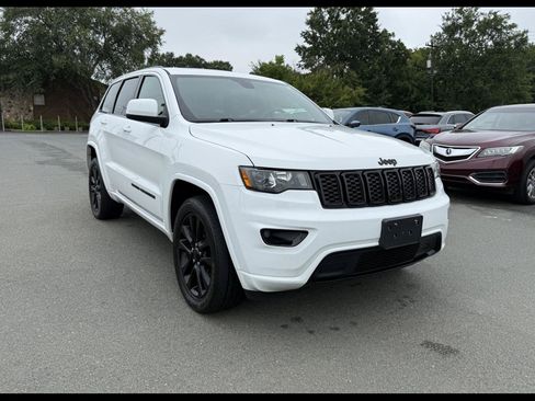 Used 2019 Jeep Grand Cherokee Altitude AWD/4WD image 1