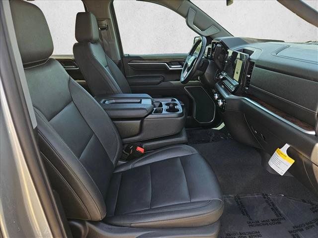 Used 2026 GMC Sierra 1500 SLT AWD/4WD image 23