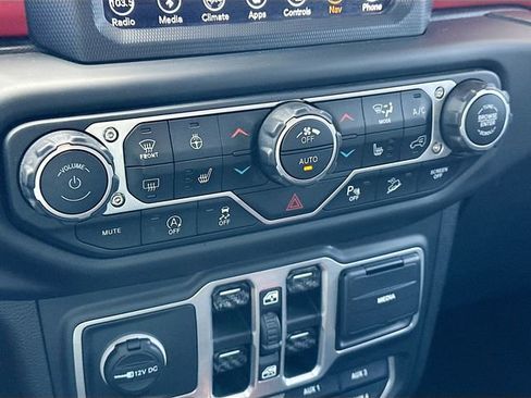 Used 2018 Jeep Wrangler Unlimited Rubicon AWD/4WD image 16