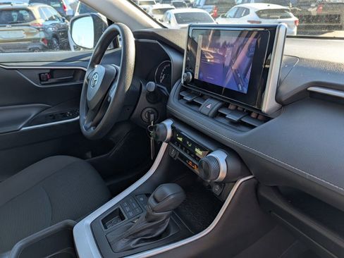 Used 2024 Toyota RAV4 LE AWD/4WD image 20