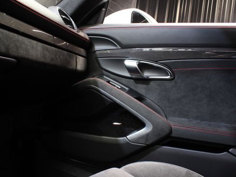 Used 2018 Porsche 718 Cayman GTS image 41