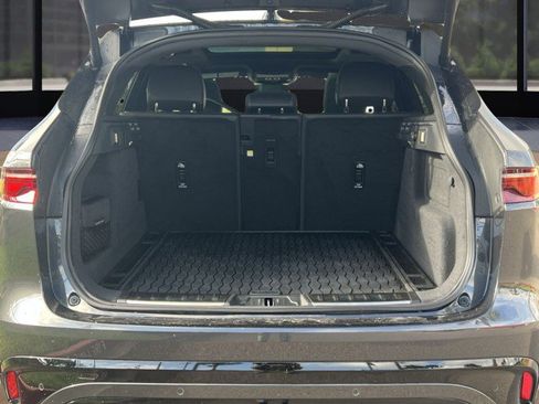 Used 2025 Jaguar F-PACE R-Dynamic S image 17