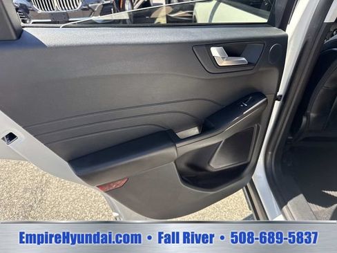 Used 2021 Ford Escape SEL w/ Technology Package AWD/4WD image 17