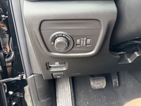 New 2026 Jeep Grand Cherokee Altitude AWD/4WD image 17