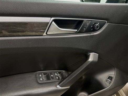 Used 2016 Volkswagen Passat 1.8T SE image 20