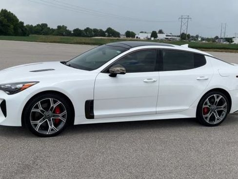Used 2021 Kia Stinger GT1 AWD/4WD image 5