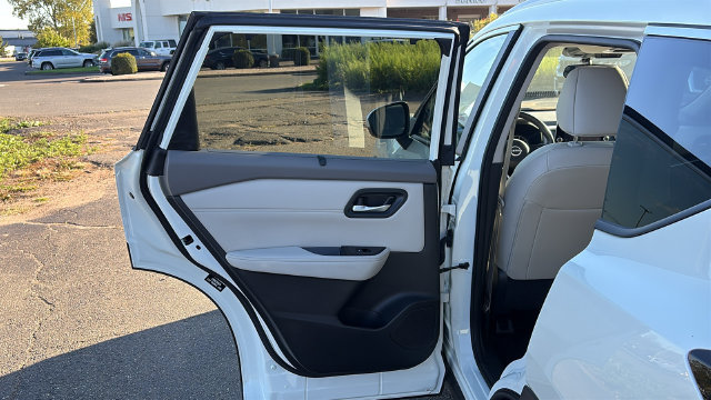 Certified 2023 Nissan Rogue SV w/ SV Premium B Package AWD/4WD image 23