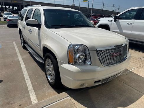 Used 2014 GMC Yukon XL Denali AWD/4WD image 3