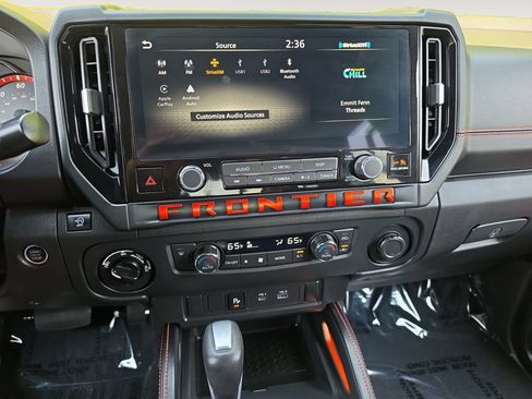 Used 2025 Nissan Frontier PRO-4X AWD/4WD image 11