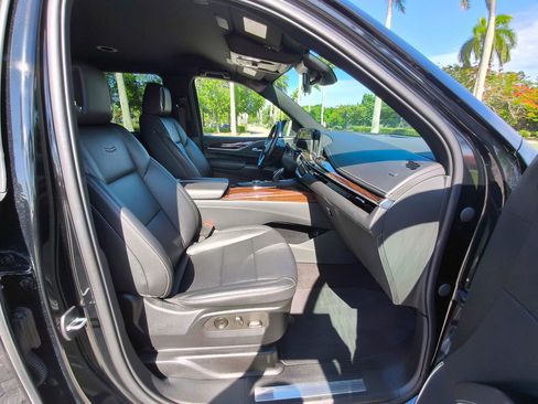 Used 2022 Cadillac Escalade ESV Luxury RWD image 42