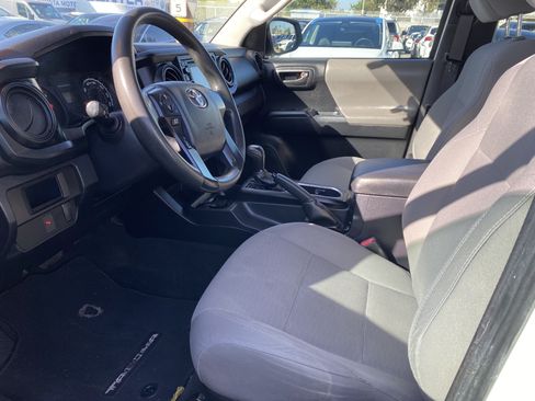 Used 2017 Toyota Tacoma SR RWD image 15