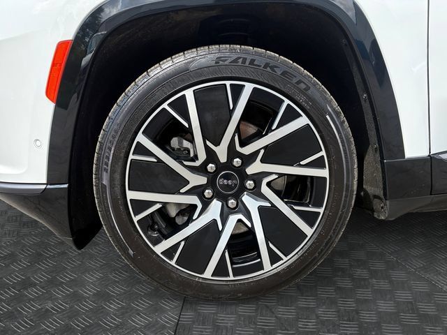 Used 2025 Jeep Wagoneer S Limited AWD/4WD image 14