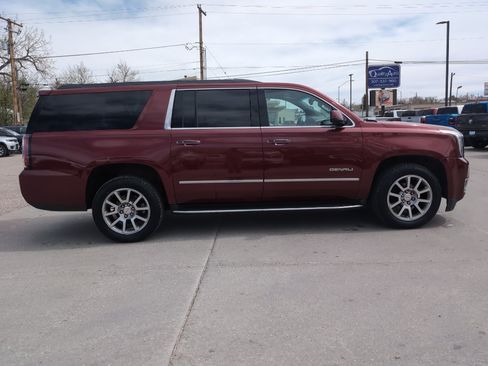 Used 2020 GMC Yukon XL Denali AWD/4WD image 5