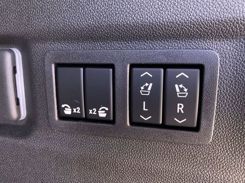 New 2026 Chevrolet Suburban Premier image 41