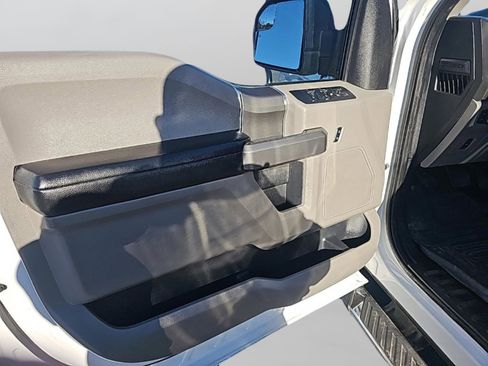 Used 2017 Ford F150 XLT w/ Equipment Group 302A Luxury image 18