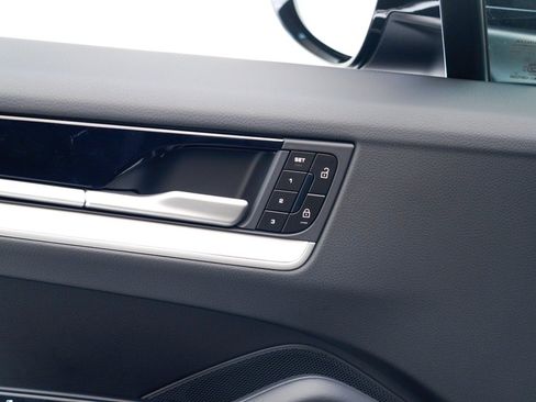 New 2026 Porsche Cayenne image 24