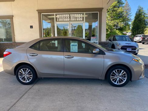 Used 2015 Toyota Corolla LE w/ Protection Package FWD image 4