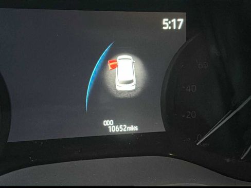 Used 2025 Toyota Sienna XLE image 7